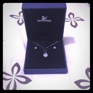 Gorgeous Swarovski set (necklace and earrings)